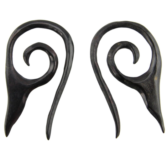 Hand Carved Horn Tail Spins Ear Gauges - 2.5mm / 10g – Evolatree Jewelry